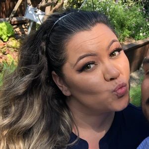 Meet your Posher, Monique